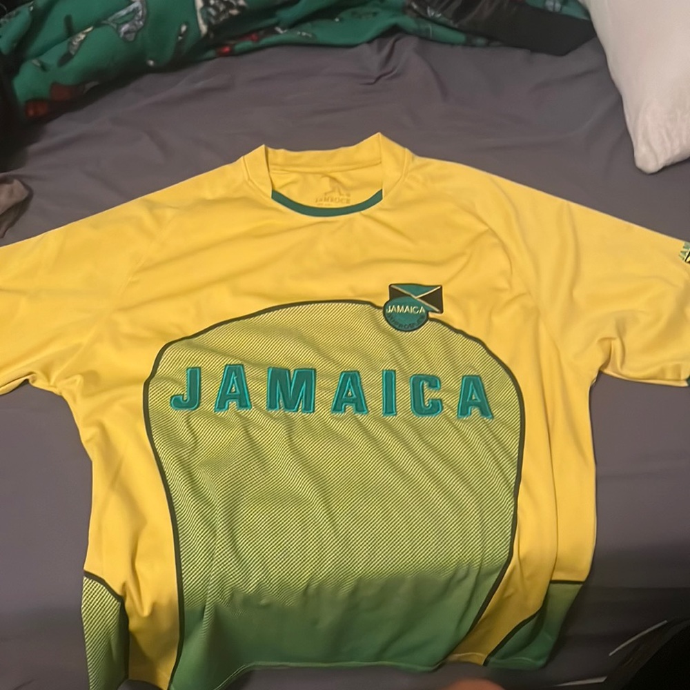 Yellow and green Team Jamaica dri-fit fútbol jersey size large